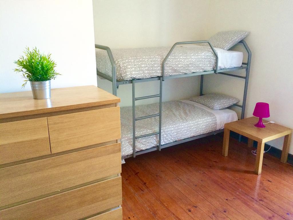 The Swallow Hostel Lisbon Room photo